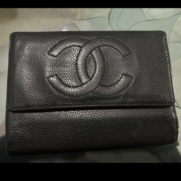 CHANEL CC TIMELESS BLACK CAVIAR LEATHER WALLET with COA - Picture 2 of 9